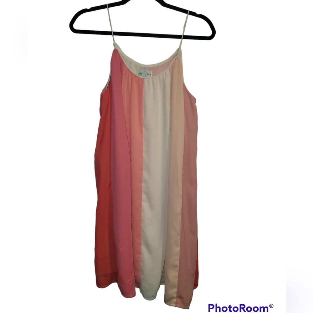 Sun Dress Jun & Ivy Francesca's Women Size Medium Flowy Flattering Summer Mini